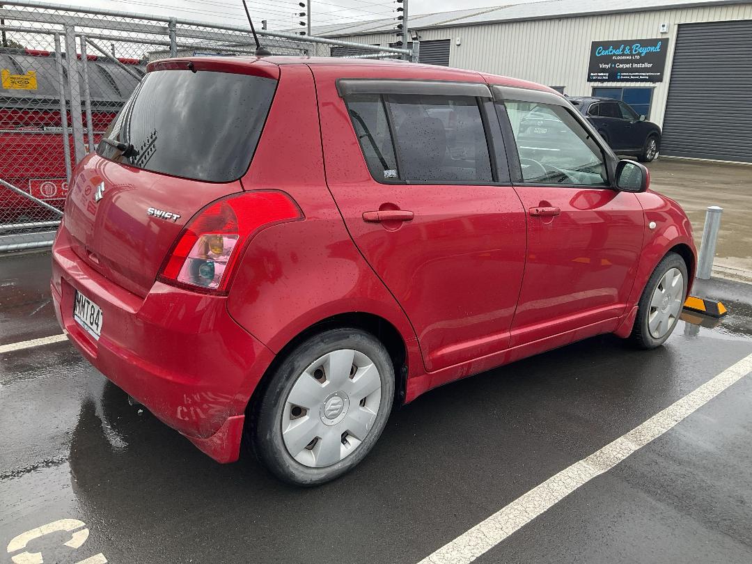 Photo '7' of Suzuki Swift