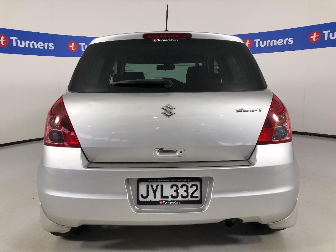 Photo '6' of Suzuki Swift