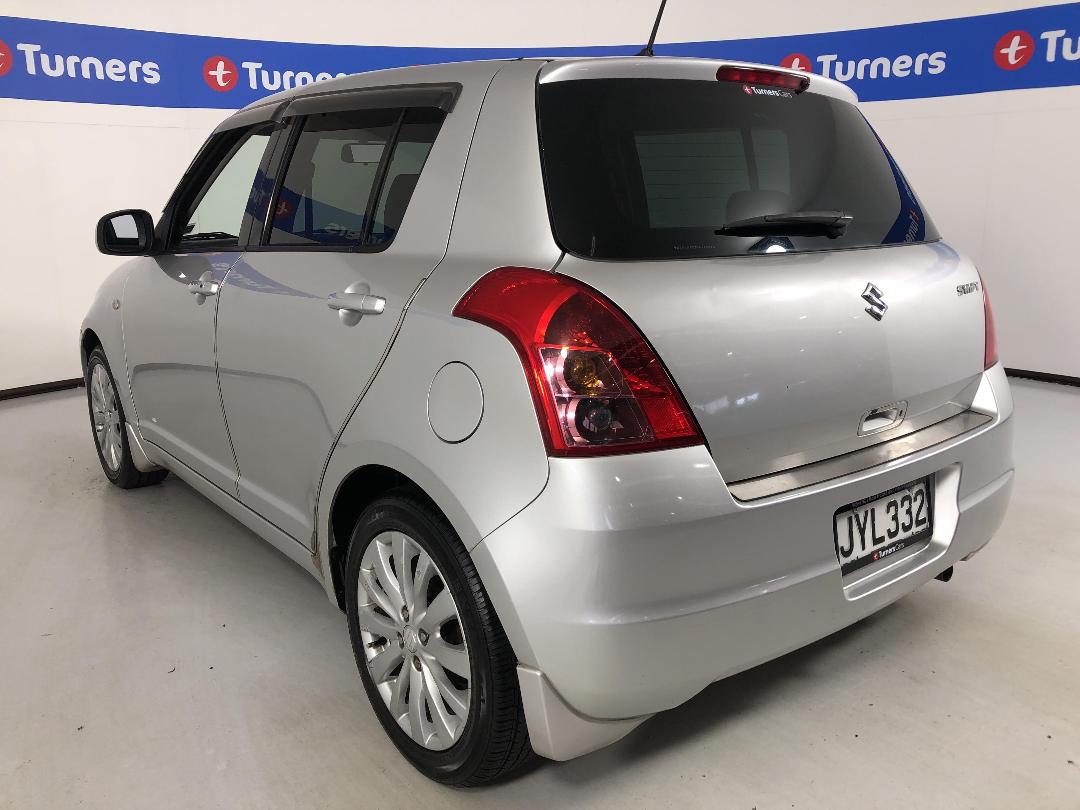 Photo '5' of Suzuki Swift