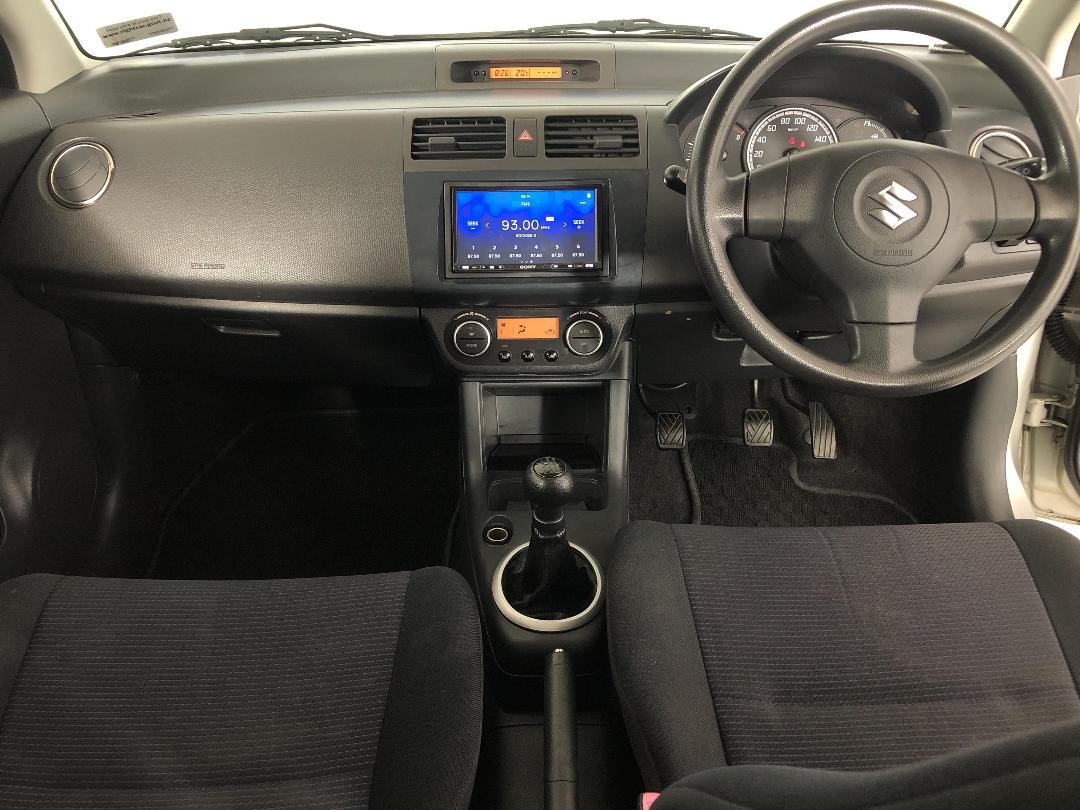 Photo '17' of Suzuki Swift