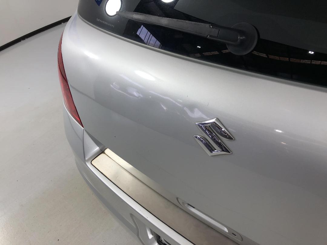 Photo '25' of Suzuki Swift