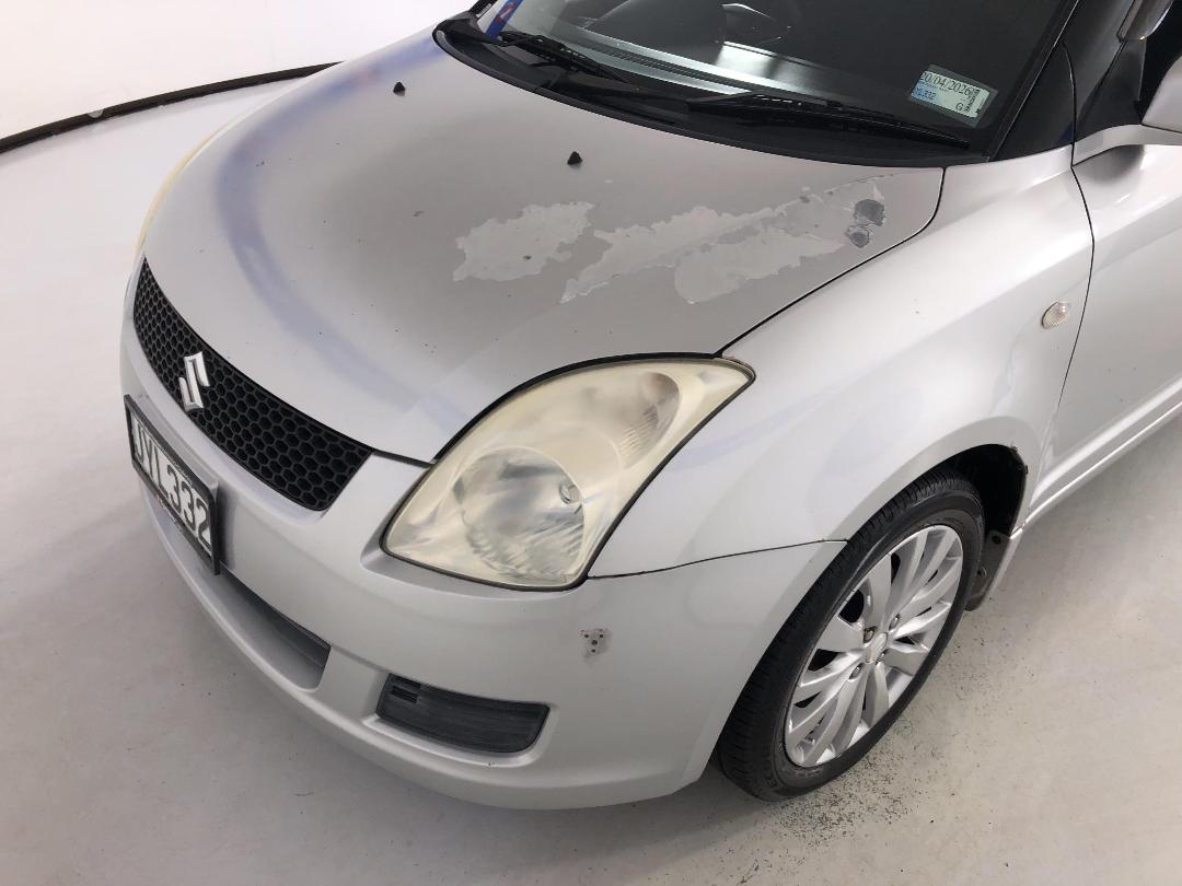 Photo '24' of Suzuki Swift