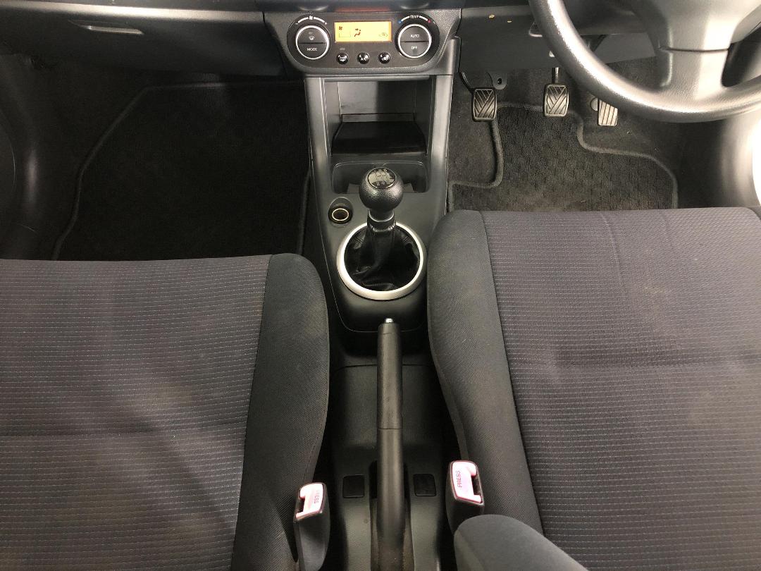 Photo '18' of Suzuki Swift