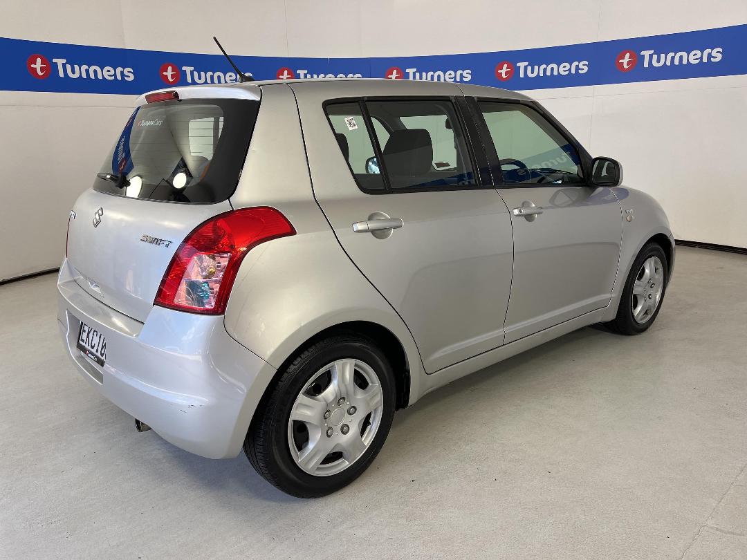 Photo '7' of Suzuki Swift