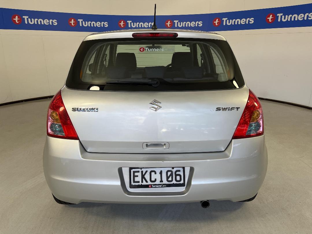 Photo '6' of Suzuki Swift