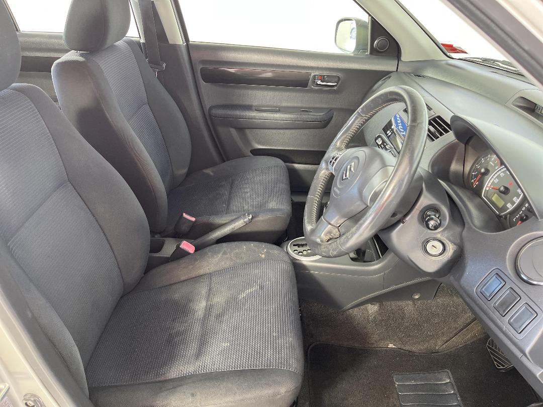 Photo '16' of Suzuki Swift