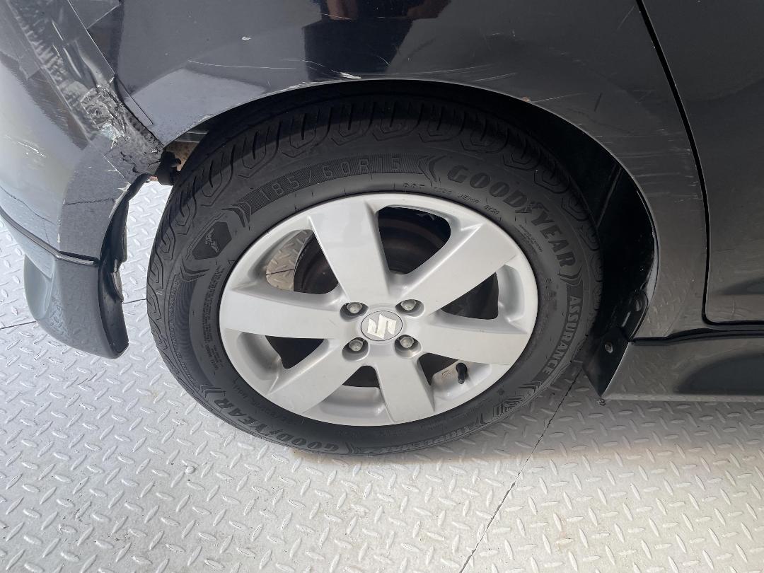 Photo '12' of Suzuki Swift