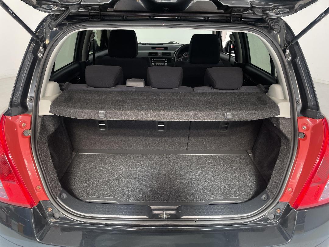 Photo '14' of Suzuki Swift