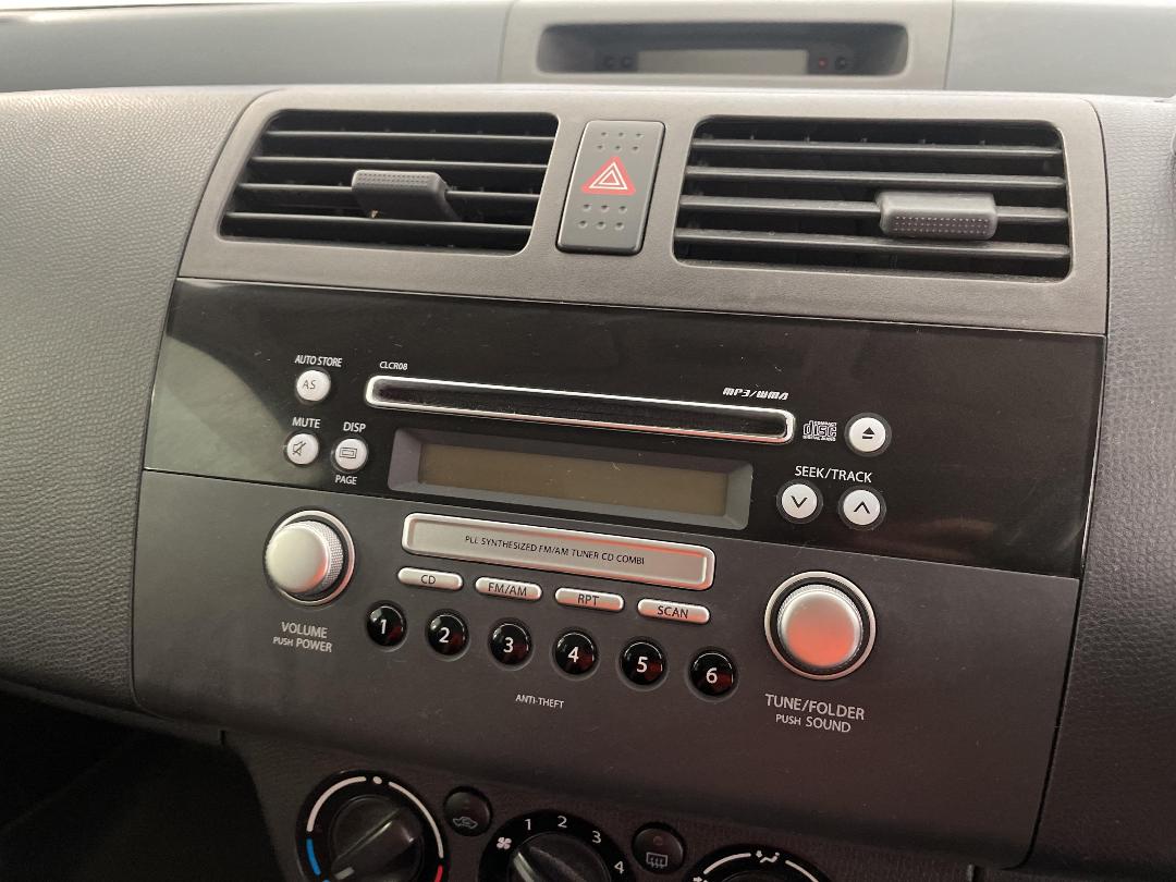 Photo '27' of Suzuki Swift