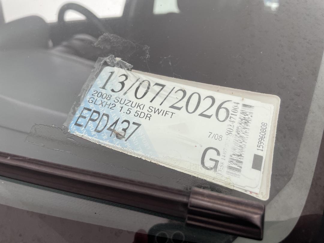 Photo '32' of Suzuki Swift