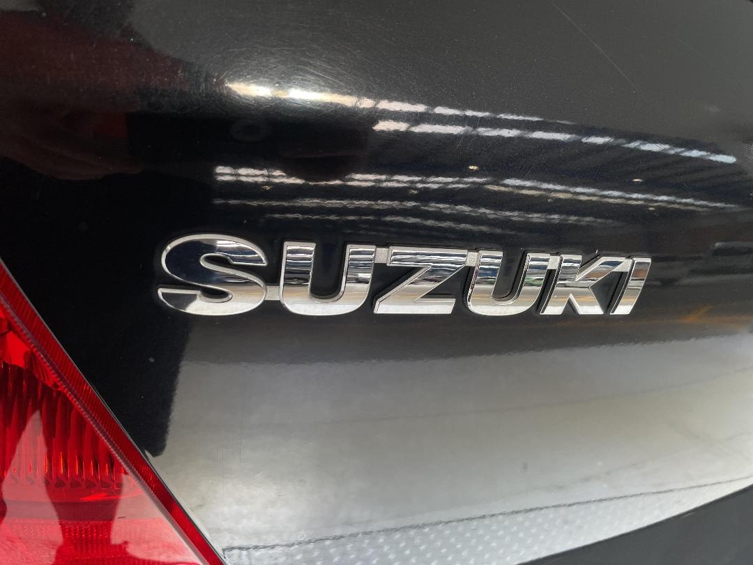 Photo '34' of Suzuki Swift