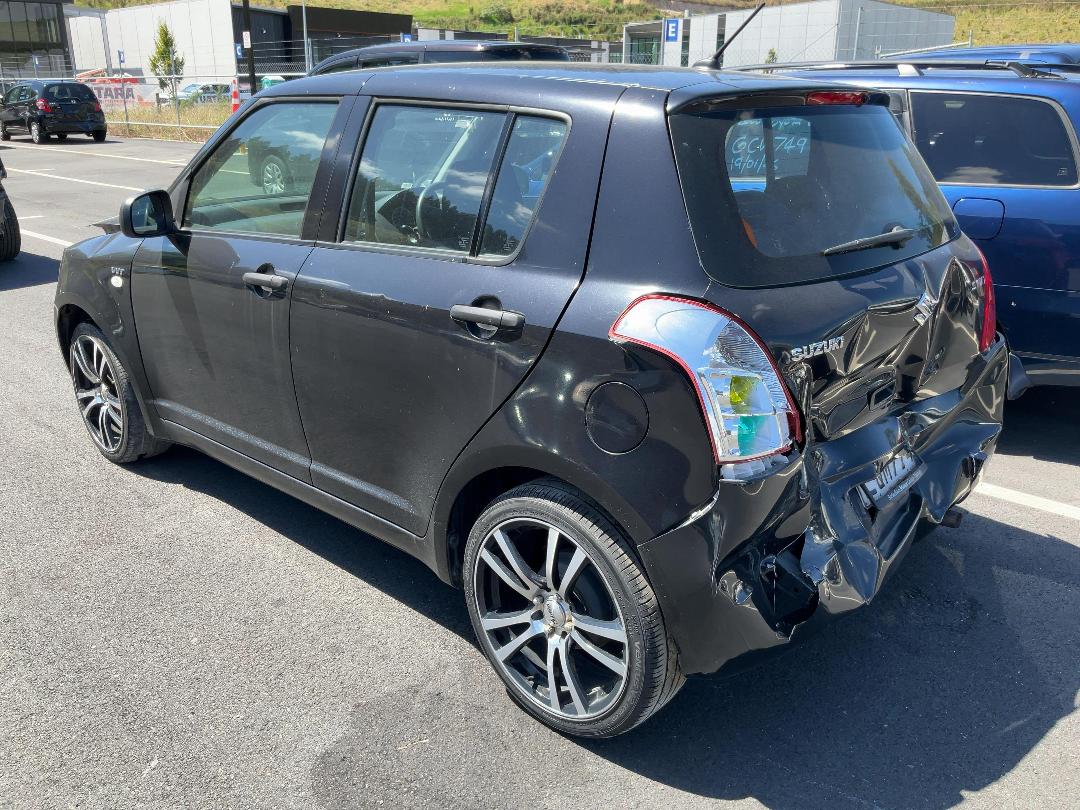 Photo '3' of Suzuki Swift GLX