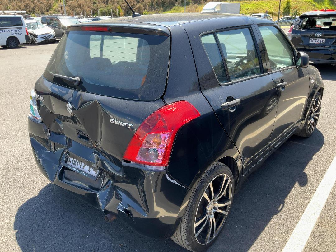 Photo '4' of Suzuki Swift GLX