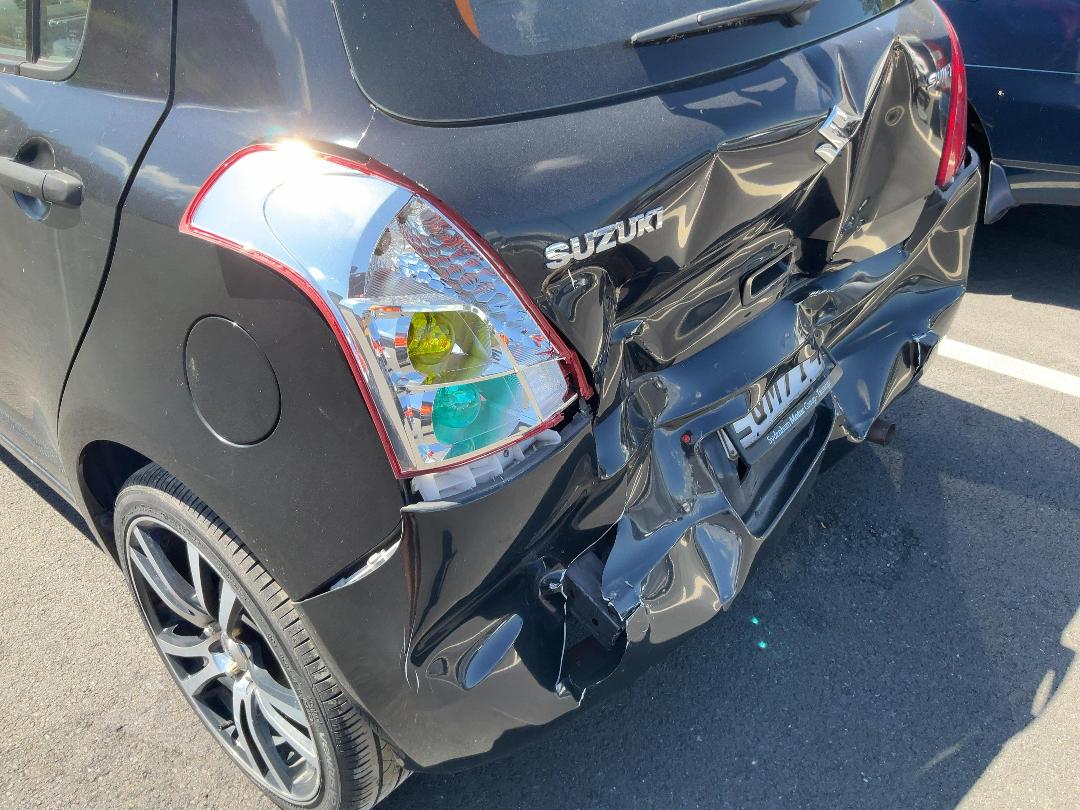 Photo '12' of Suzuki Swift GLX