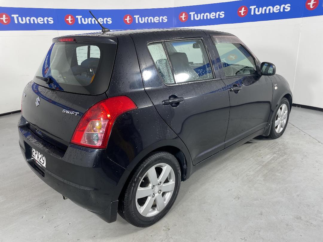 Photo '7' of Suzuki Swift Photo '7' of Suzuki Swift