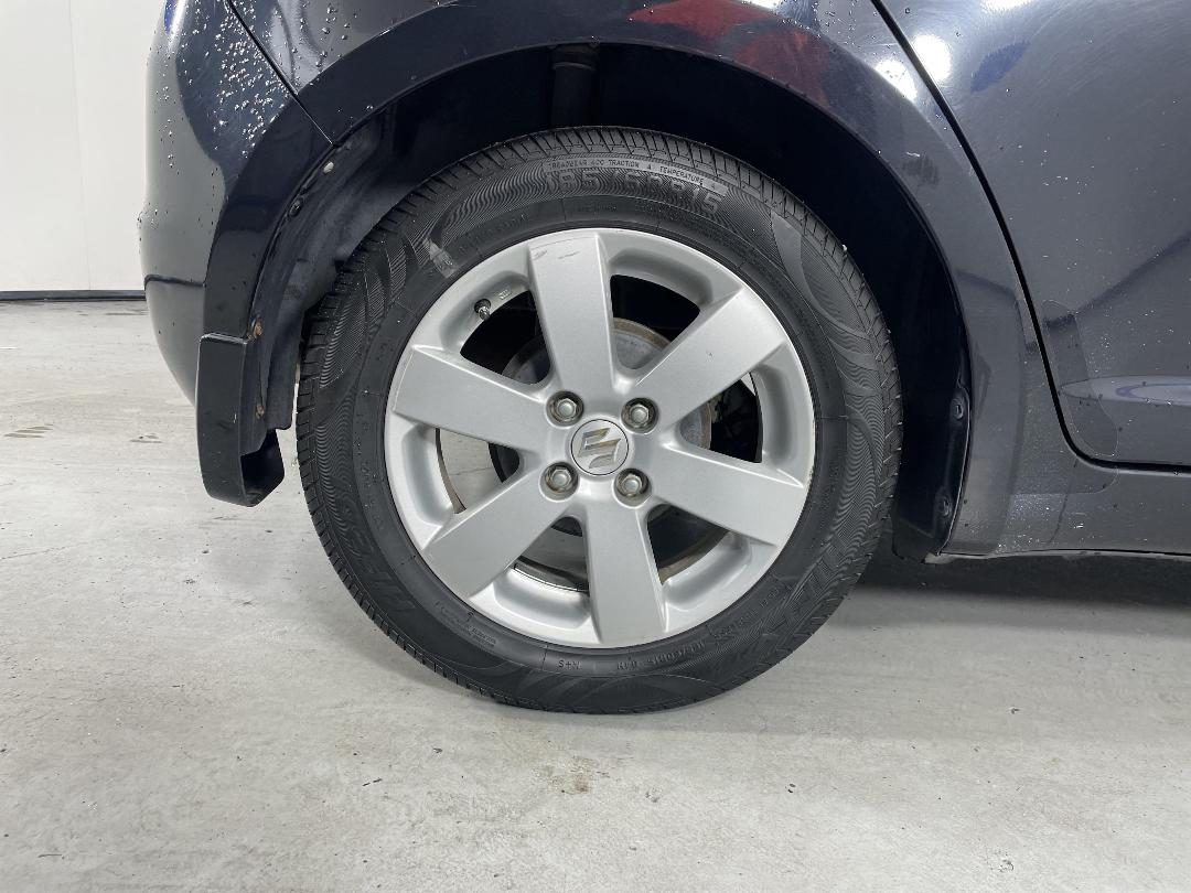 Photo '12' of Suzuki Swift Photo '12' of Suzuki Swift