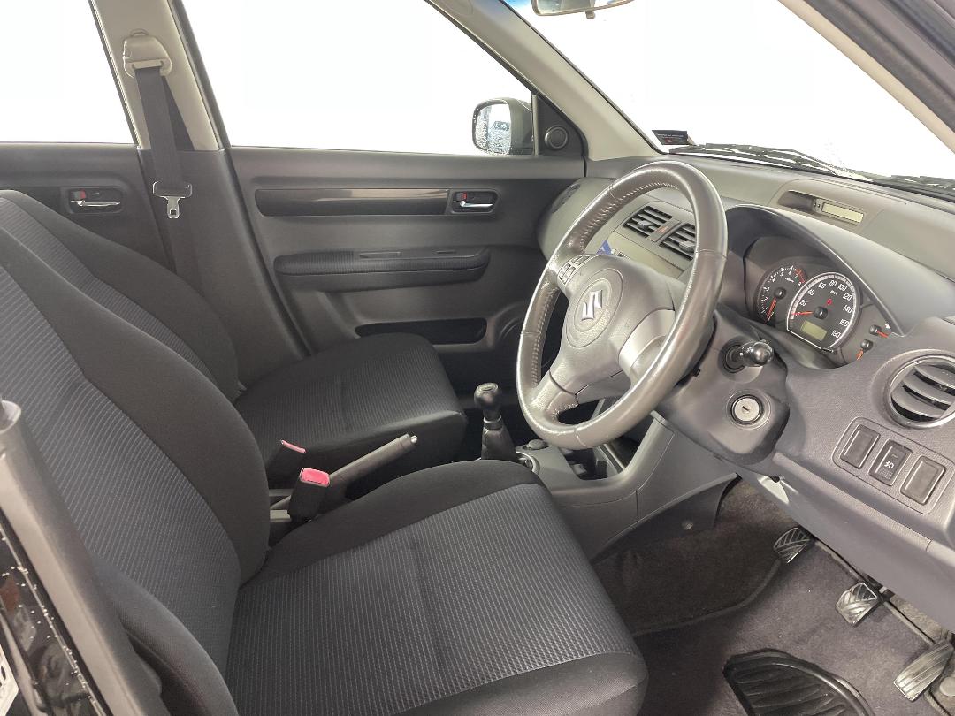 Photo '16' of Suzuki Swift Photo '16' of Suzuki Swift