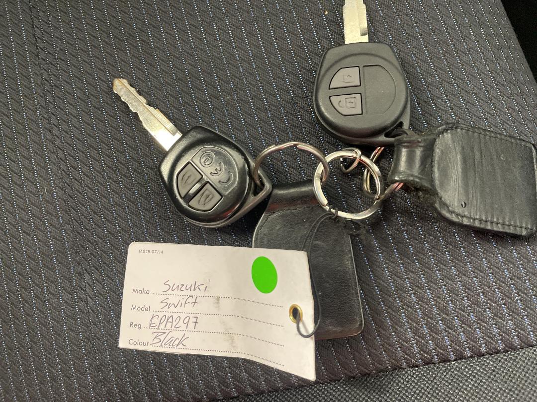 Photo '22' of Suzuki Swift Photo '22' of Suzuki Swift