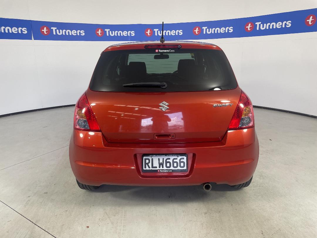 Photo '6' of Suzuki Swift