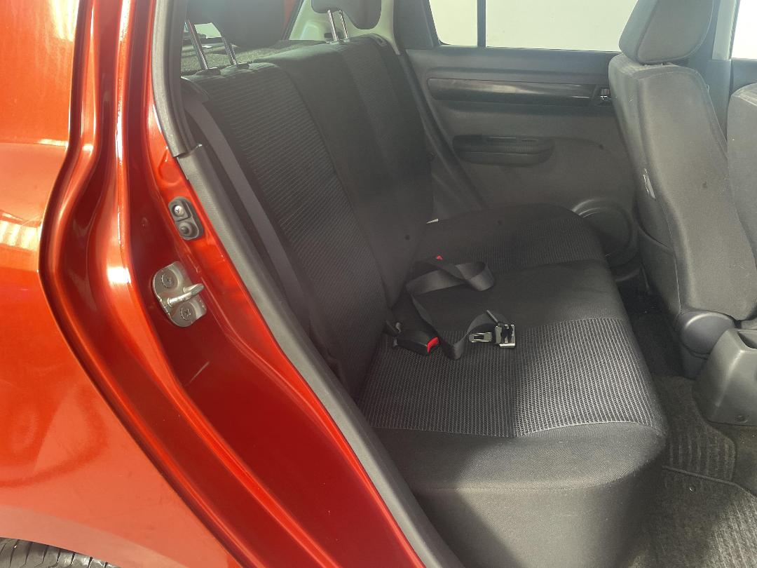 Photo '20' of Suzuki Swift