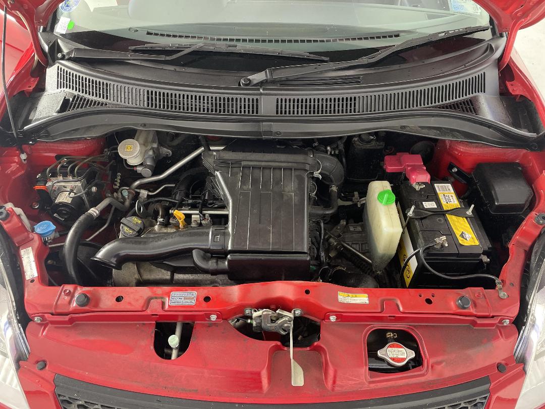 Photo '13' of Suzuki Swift