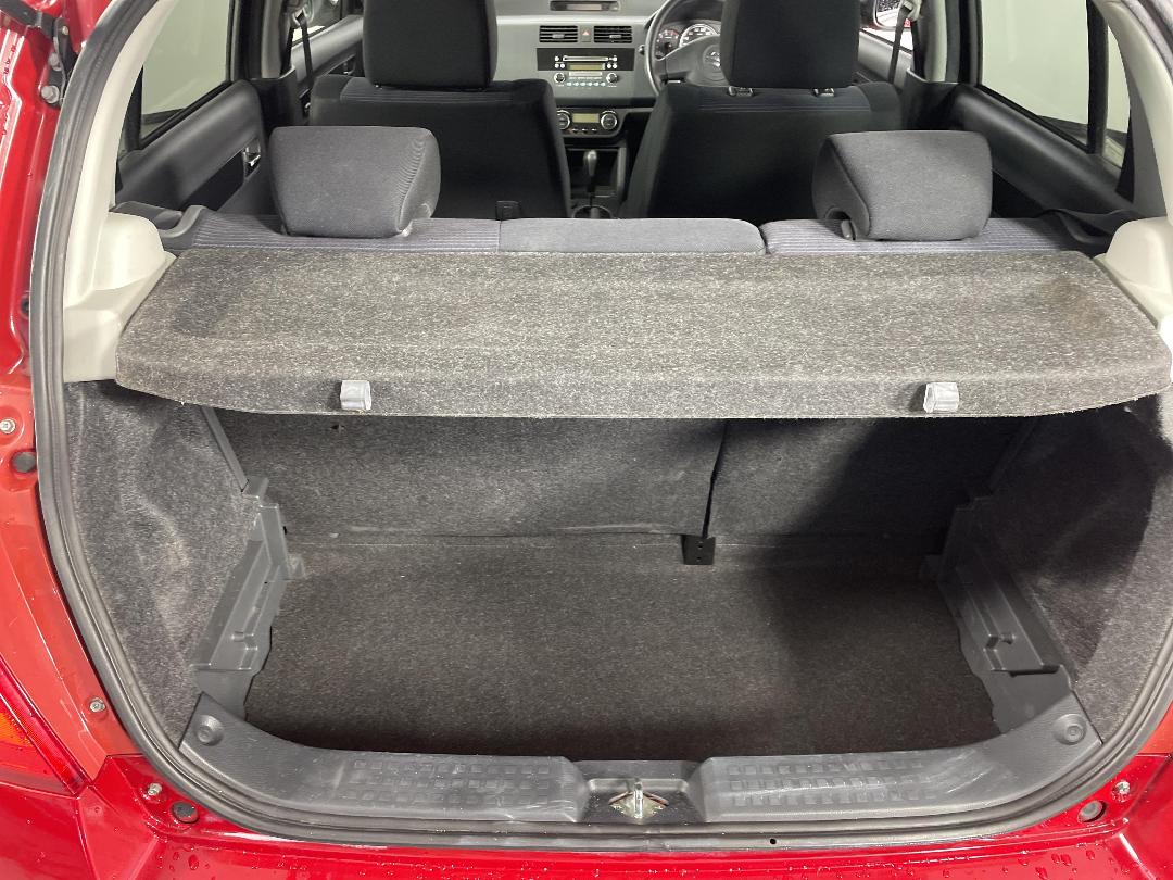 Photo '14' of Suzuki Swift