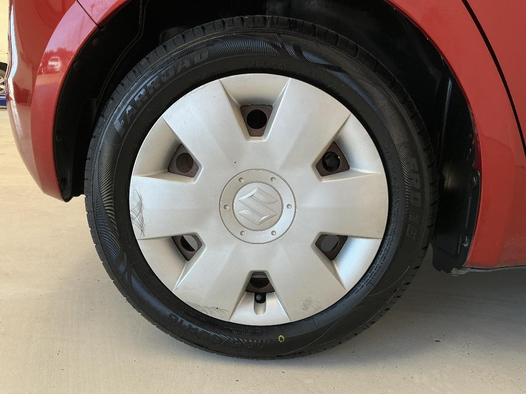 Photo '12' of Suzuki Swift