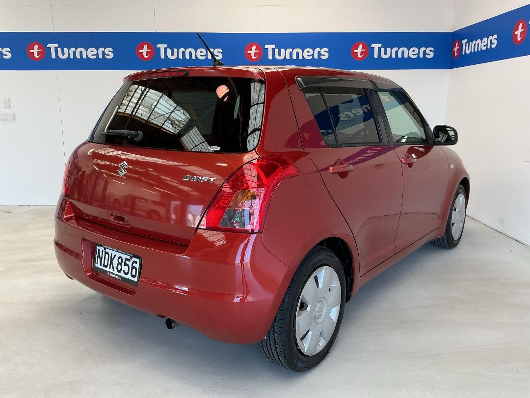 Photo '7' of Suzuki Swift