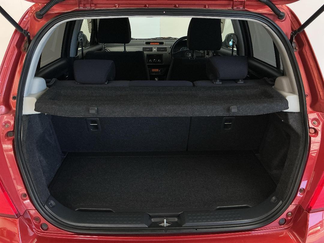 Photo '14' of Suzuki Swift