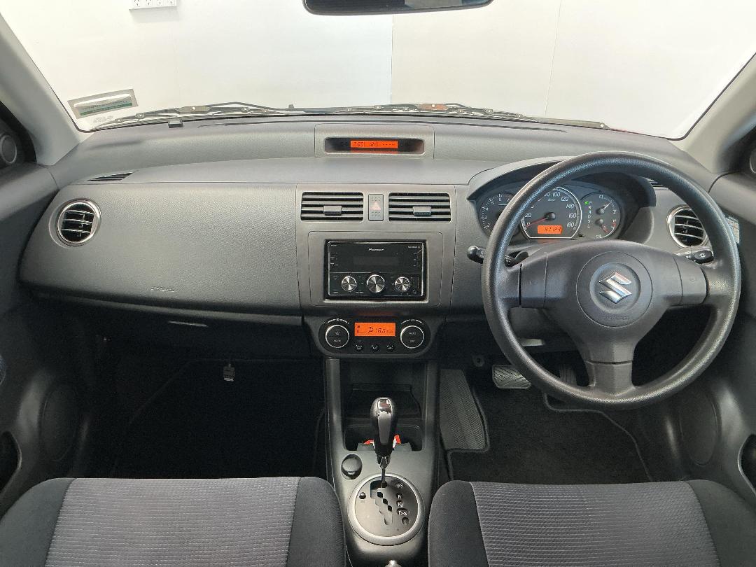 Photo '17' of Suzuki Swift