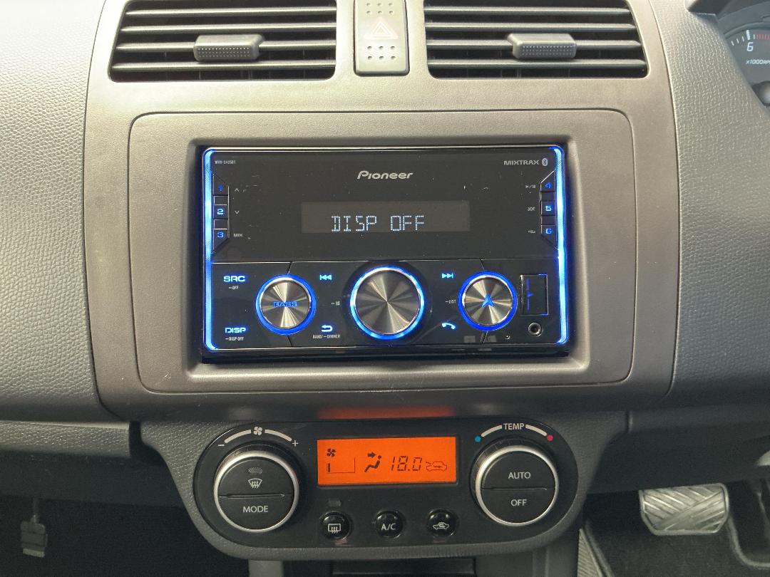 Photo '18' of Suzuki Swift