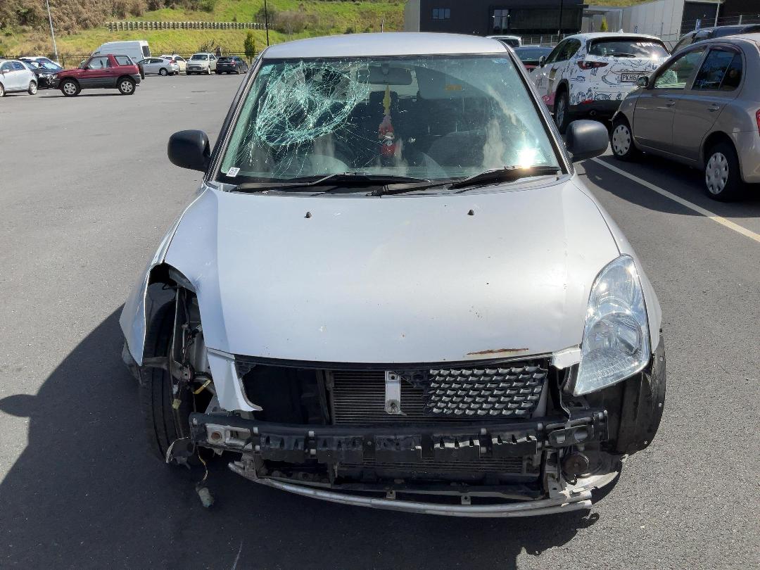 Photo '2' of Suzuki Swift Glxa