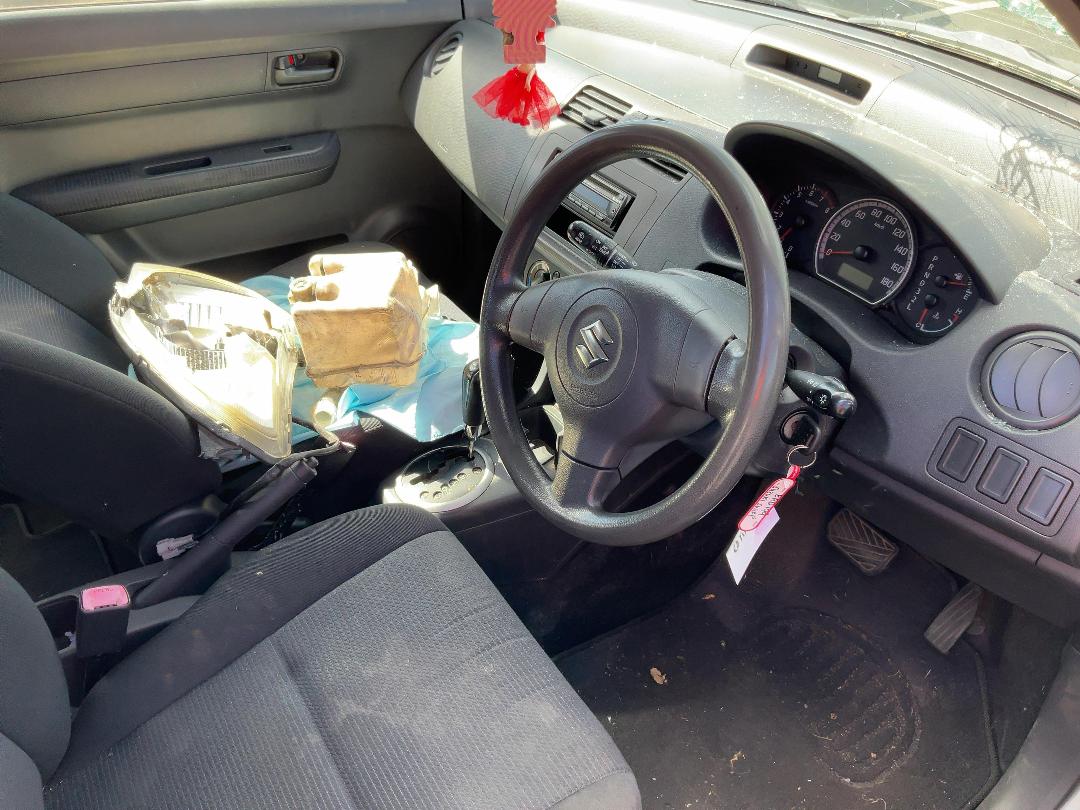 Photo '9' of Suzuki Swift Glxa