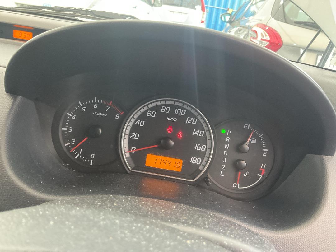 Photo '18' of Suzuki Swift Glxa