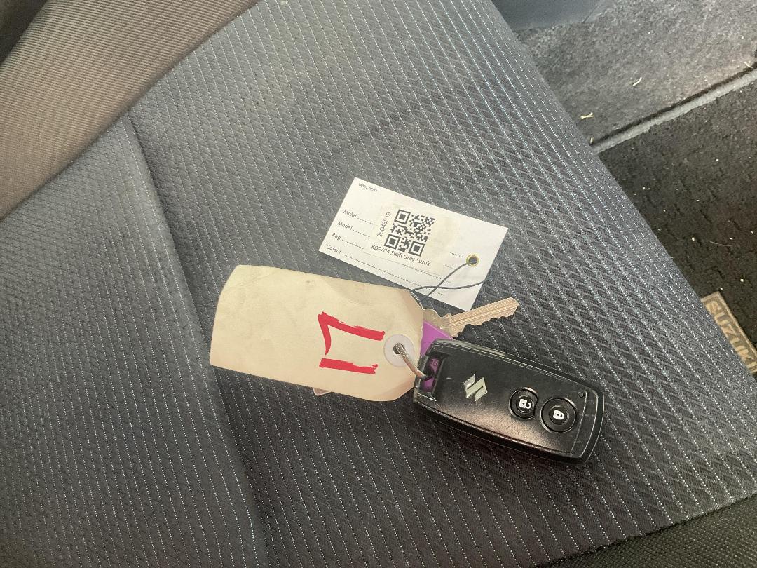 Photo '18' of Suzuki Swift