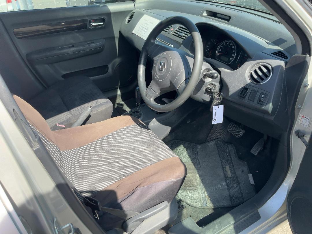 Photo '13' of Suzuki Swift