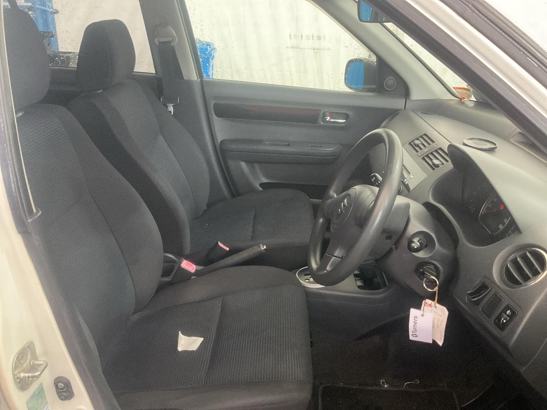 Photo '15' of Suzuki Swift