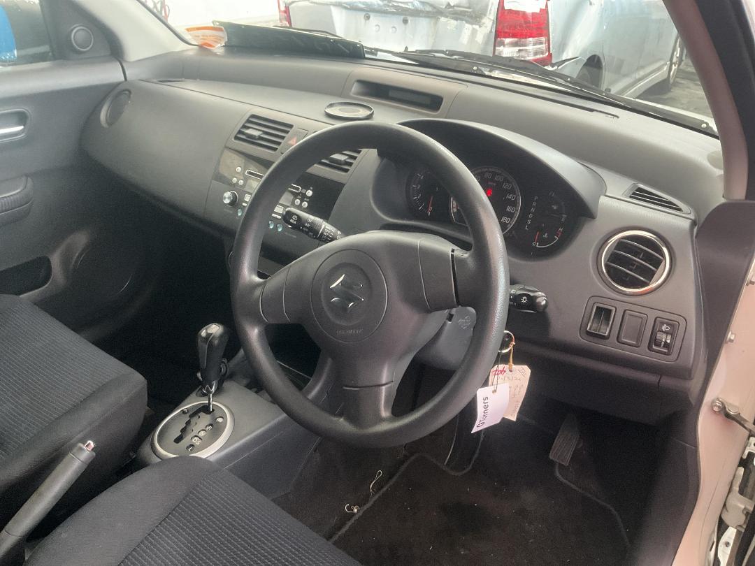 Photo '16' of Suzuki Swift