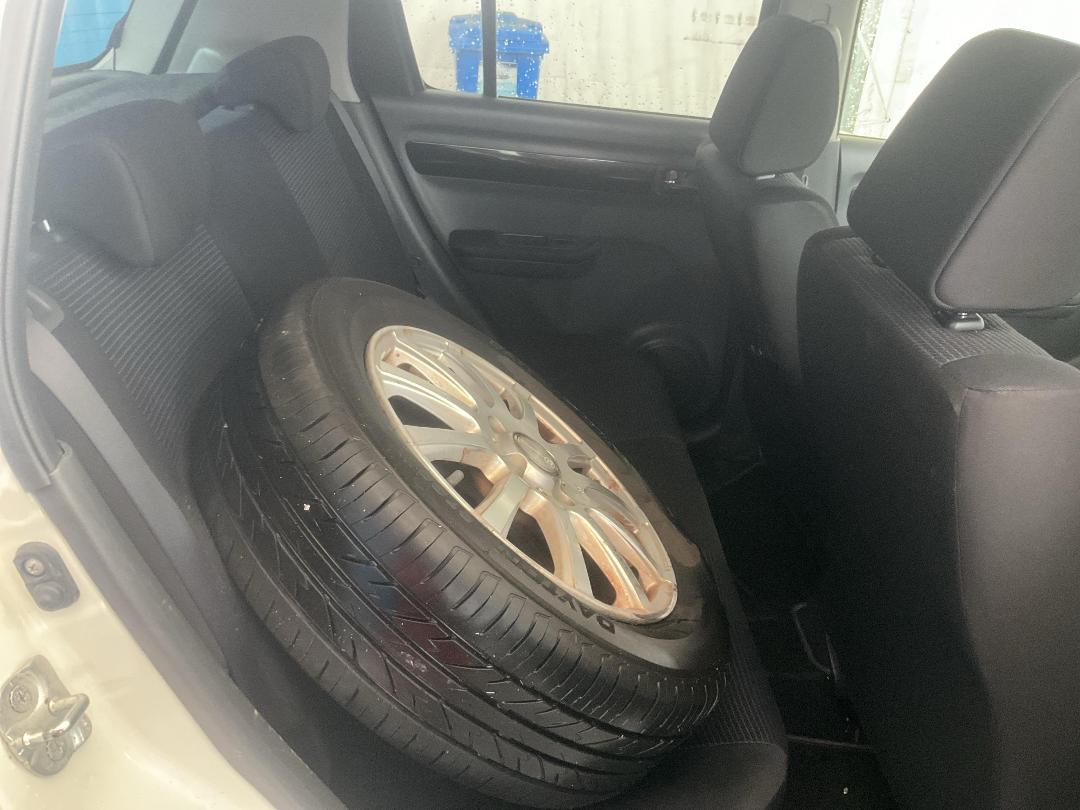 Photo '14' of Suzuki Swift