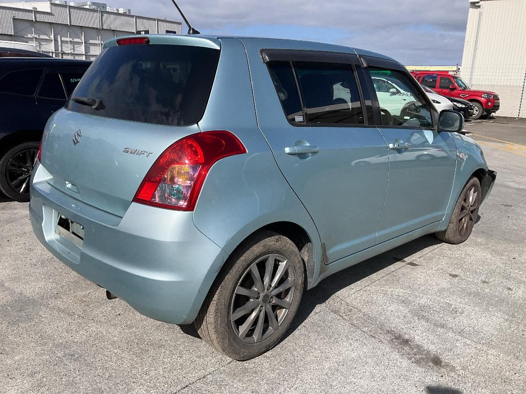 Photo '4' of Suzuki Swift Photo '4' of Suzuki Swift