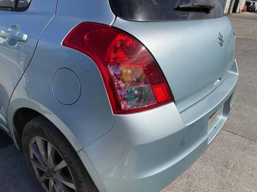 Photo '8' of Suzuki Swift Photo '8' of Suzuki Swift