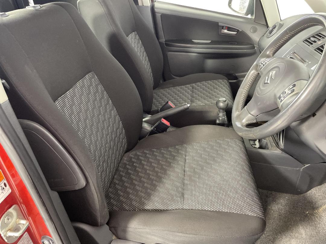 Photo '16' of Suzuki SX4