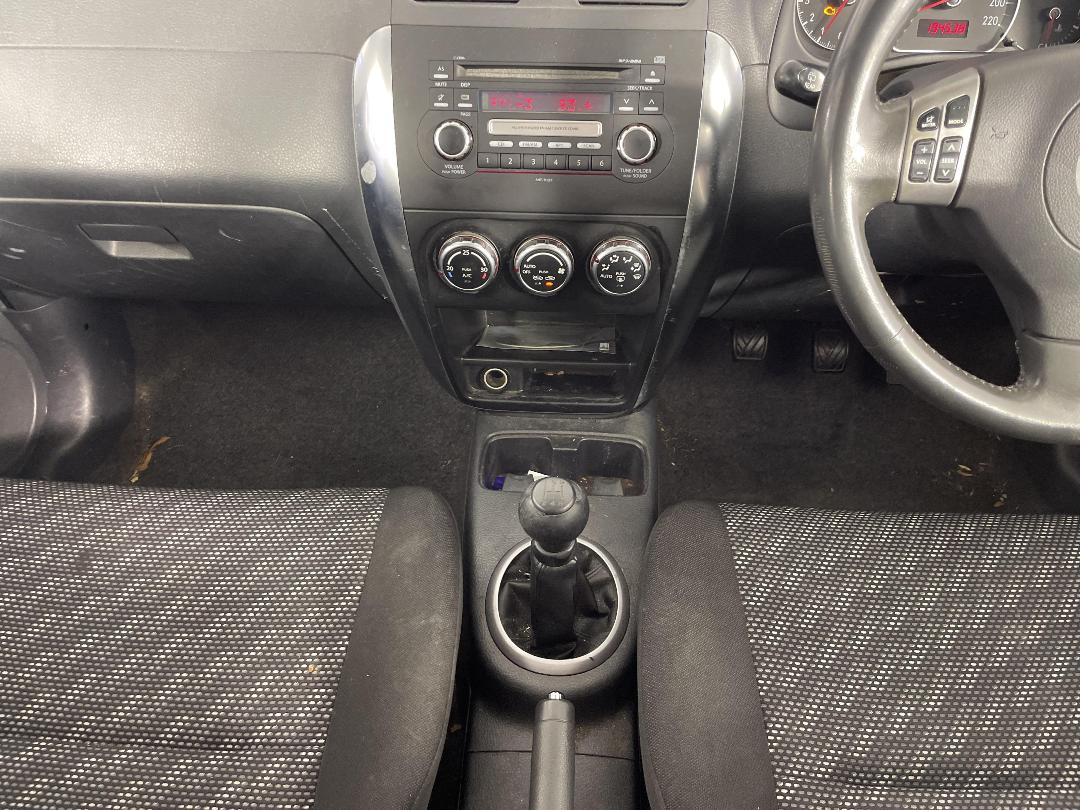 Photo '18' of Suzuki SX4