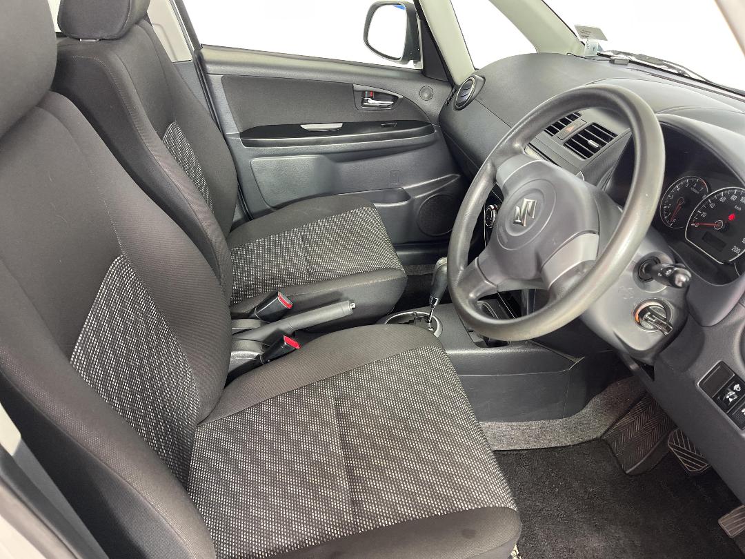 Photo '16' of Suzuki SX4 Photo '16' of Suzuki SX4