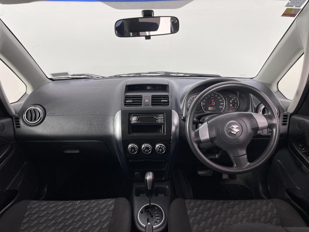 Photo '17' of Suzuki SX4