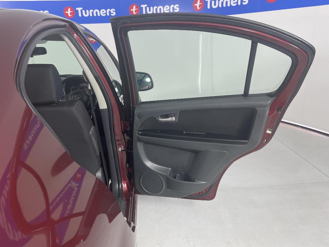 Photo '19' of Suzuki SX4