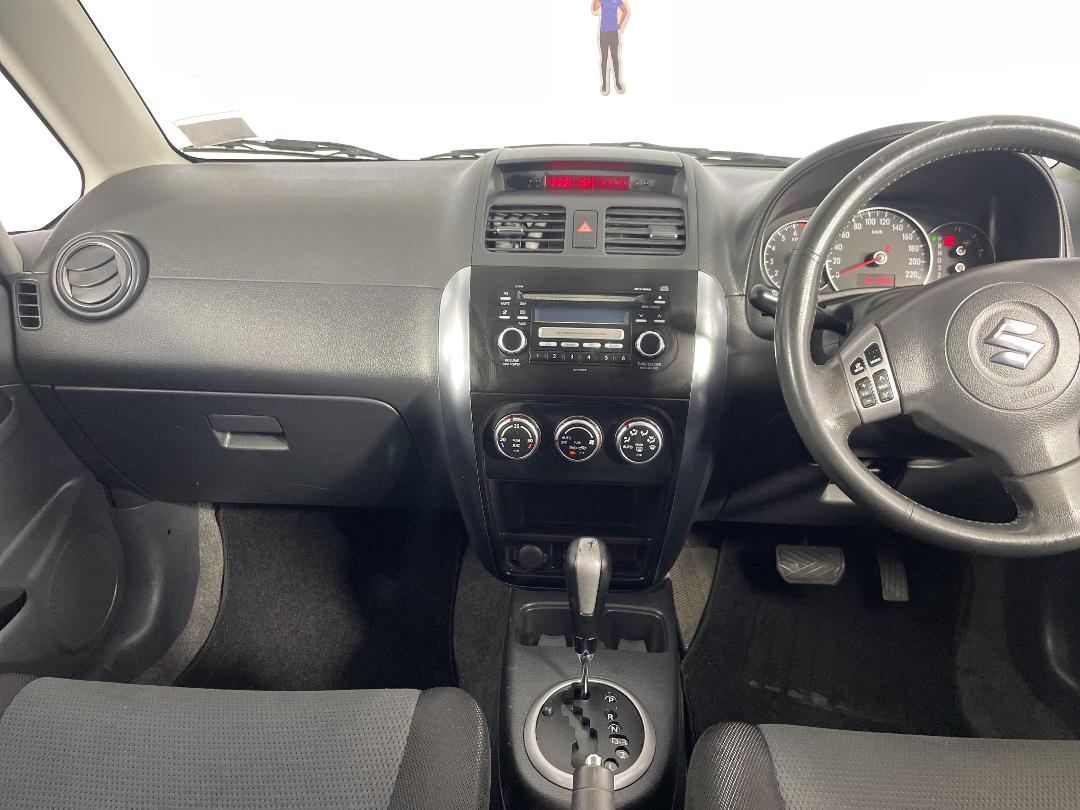 Photo '18' of Suzuki SX4