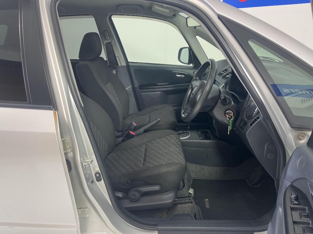 Photo '16' of Suzuki SX4