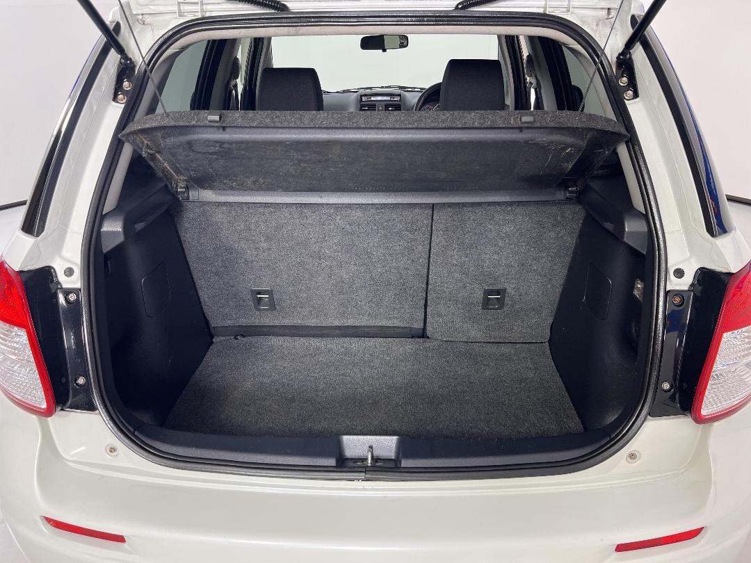 Photo '14' of Suzuki SX4