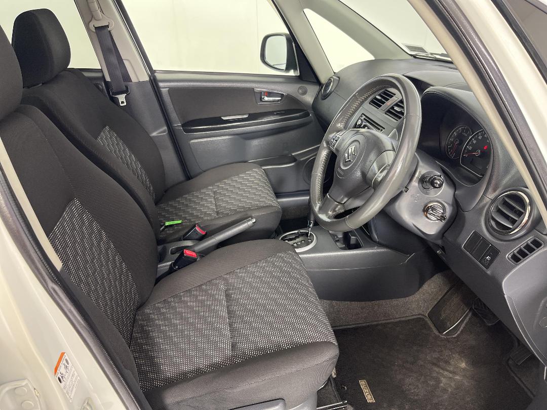 Photo '16' of Suzuki SX4